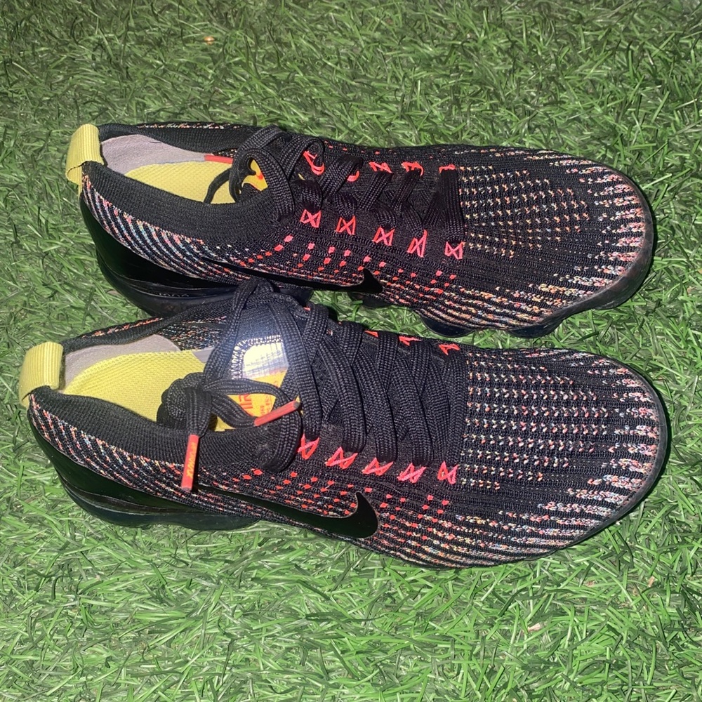 Nike Air Vapormax Flyknit 3 Women’s Size 8.5 Black Red Lime